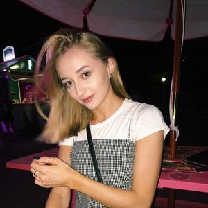 Meet your Posher, Caroline